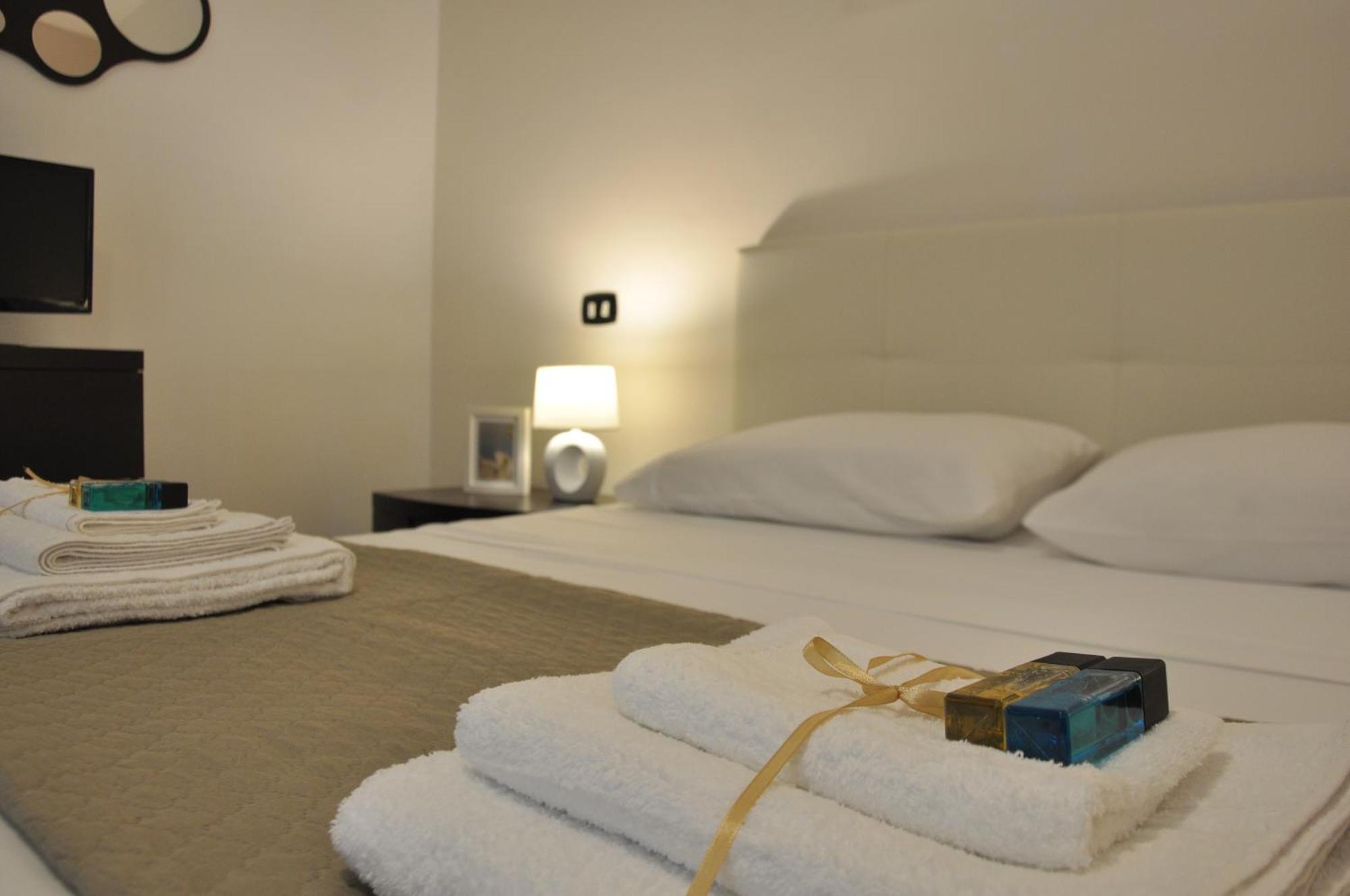 Le Muse Apartment Касерта Екстериор снимка