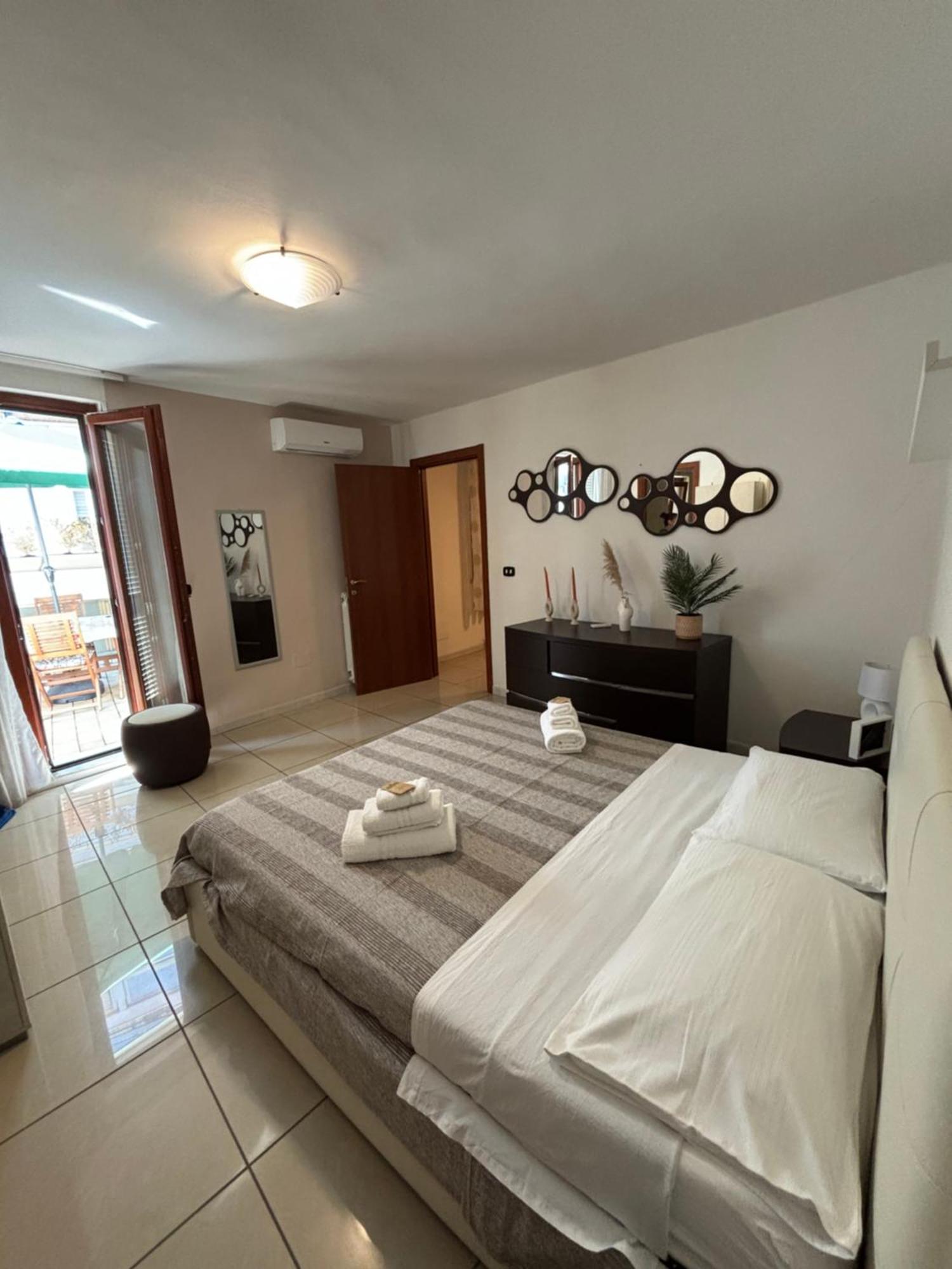 Le Muse Apartment Касерта Екстериор снимка